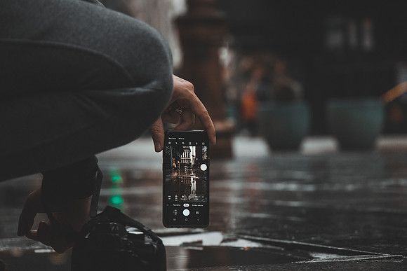 cellular-4602489_1920